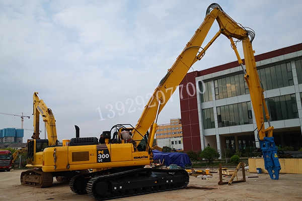 【挖掘機(jī)拆樓臂】什么是挖掘機(jī)拆樓臂？